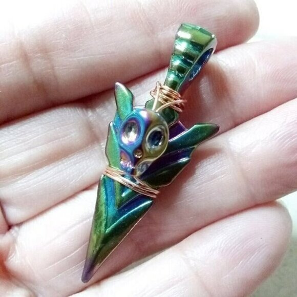 Electroplated Arrowhead + Skull Pendant - Peacock Colors - Spunky Energetic Vibe - Picture 3 of 11